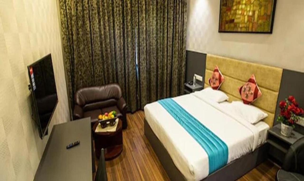 แกรนด์ ซีซั่น - เดอะ บิสซิเนส โฮเต็ล Hotel บังกาลอร์ ภายนอก รูปภาพ