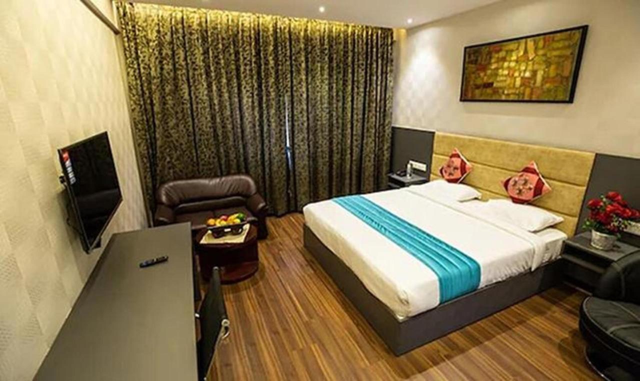 แกรนด์ ซีซั่น - เดอะ บิสซิเนส โฮเต็ล Hotel บังกาลอร์ ภายนอก รูปภาพ