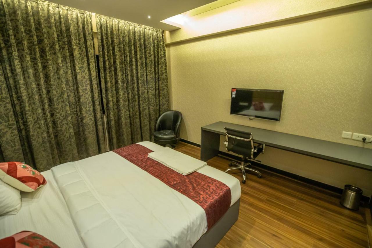 แกรนด์ ซีซั่น - เดอะ บิสซิเนส โฮเต็ล Hotel บังกาลอร์ ภายนอก รูปภาพ